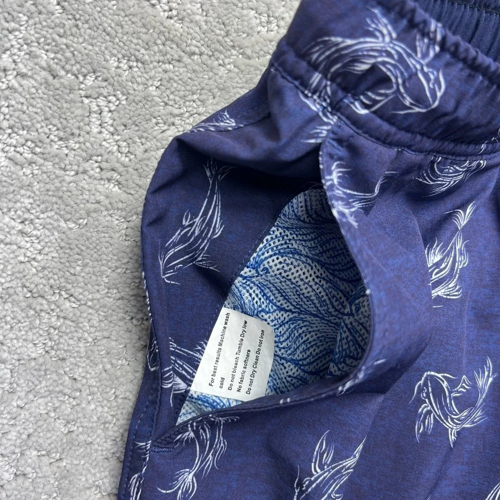 Peter Millar Seaside Board Shorts Mens XL Blue Koi Fish Print Lined Beachwear